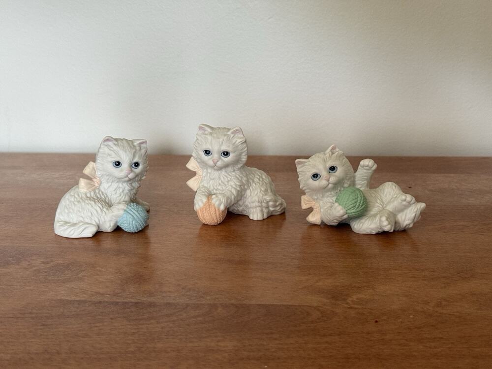 Vintage Homco #1410 White Persian Kittens Playing w/ Yarn Figurines Set of 3